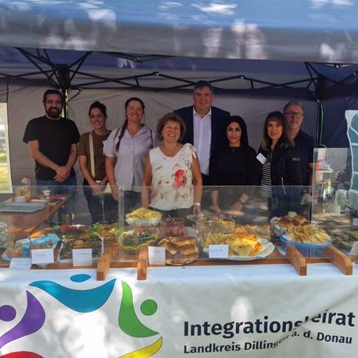 Integrationsbeirat des Landkreises präsentiert sich beim Dillikat: Kulinarische Vielfalt und gelebte Integration 